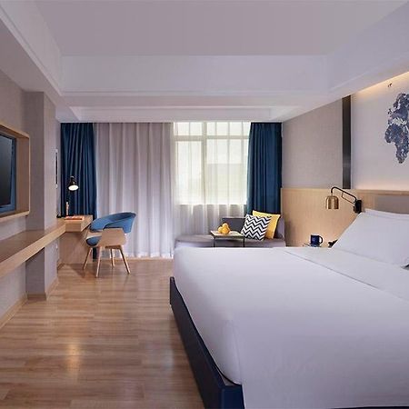Kyriad Marvelous Hotel Dongguan Changan Light Rail Station Bagian luar foto