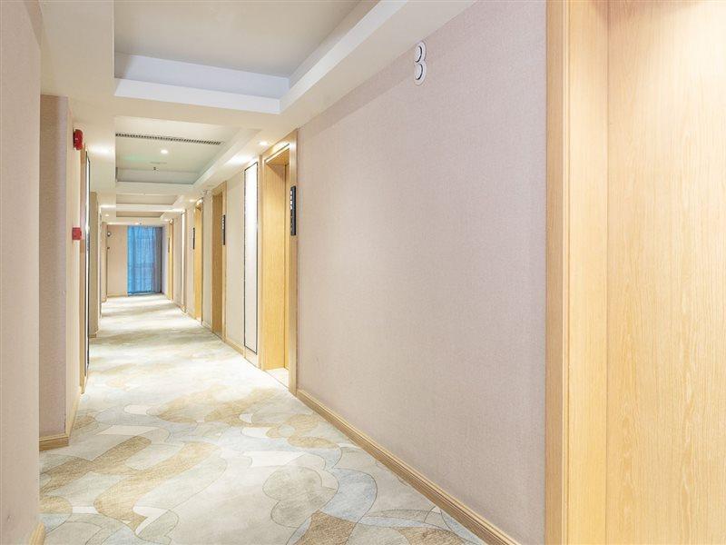 Kyriad Marvelous Hotel Dongguan Changan Light Rail Station Bagian luar foto