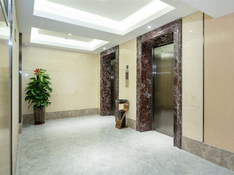 Kyriad Marvelous Hotel Dongguan Changan Light Rail Station Bagian luar foto