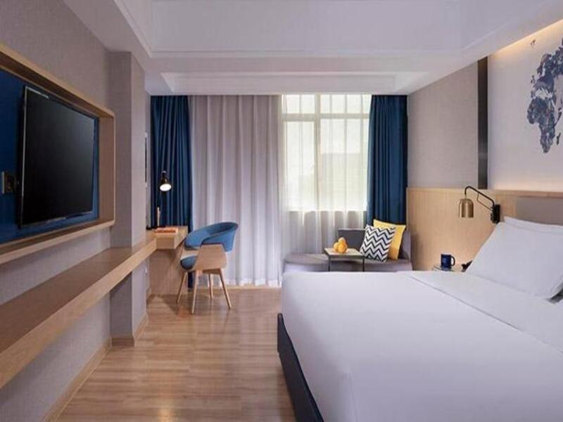 Kyriad Marvelous Hotel Dongguan Changan Light Rail Station Bagian luar foto